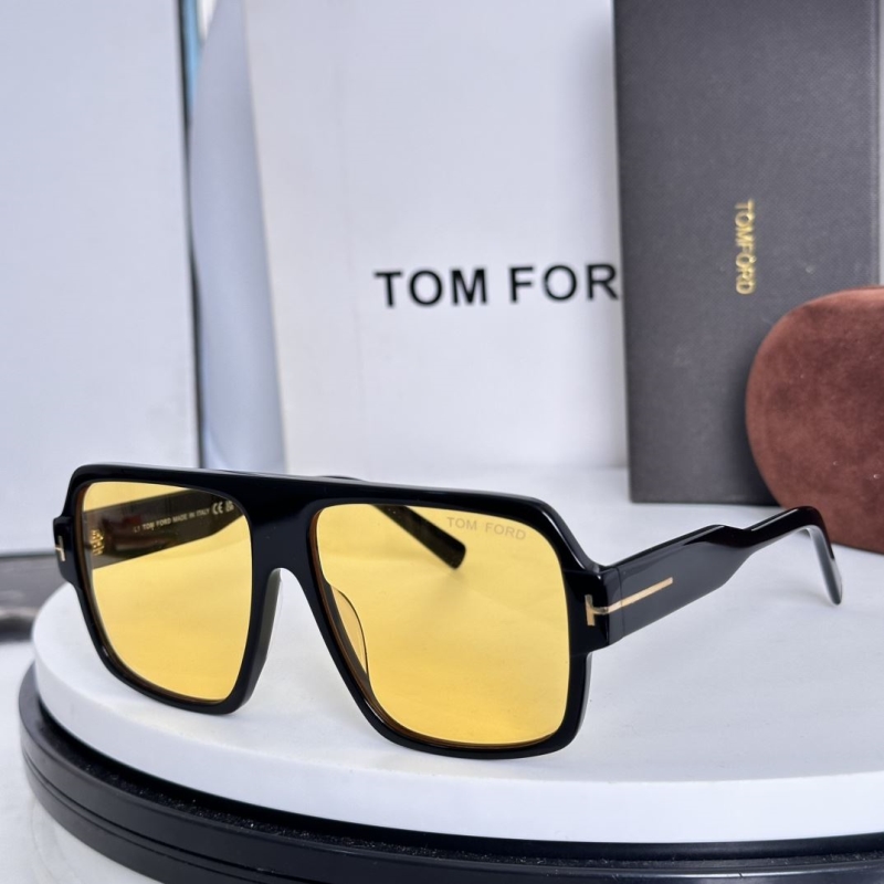 TOM FORD